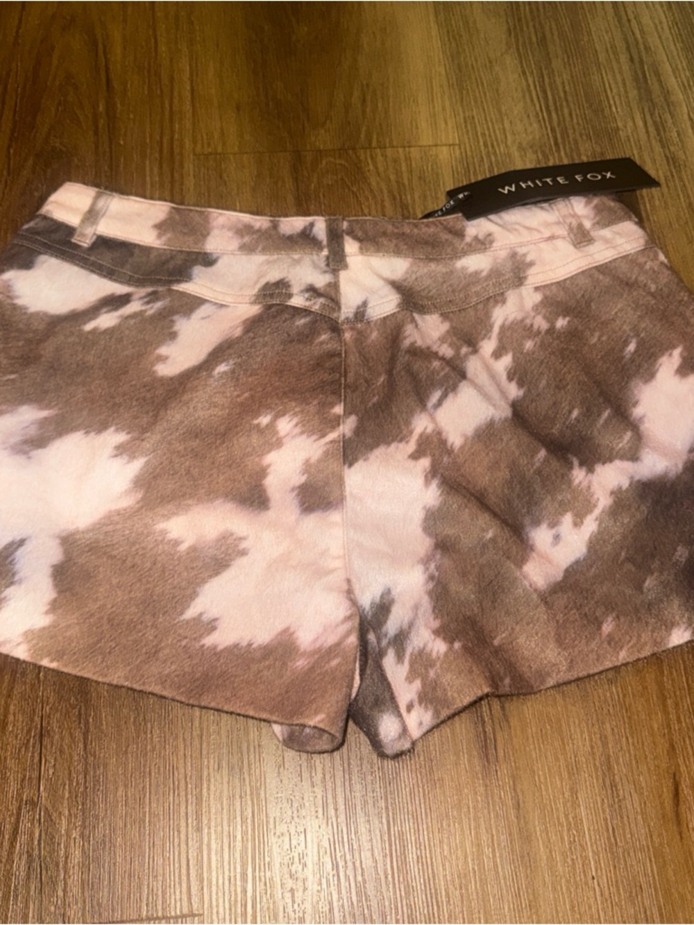 White Fox Shorts Womens Size medium Cow Outdoor Casual Brown/Pink - Picture 8 of 9